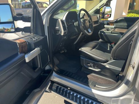 Used 2020 Ford F150 Lariat image 11