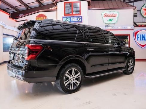 Used 2022 Ford Expedition Max Limited image 3