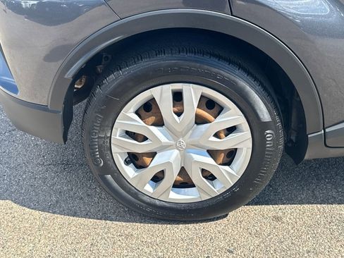 Used 2021 Toyota C-HR LE image 37