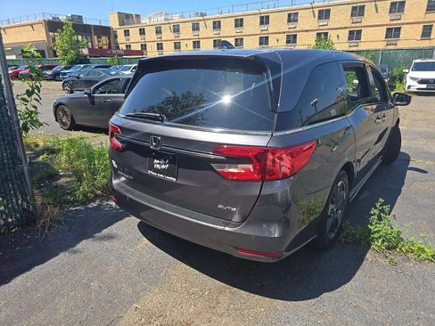Used 2023 Honda Odyssey Elite image 3