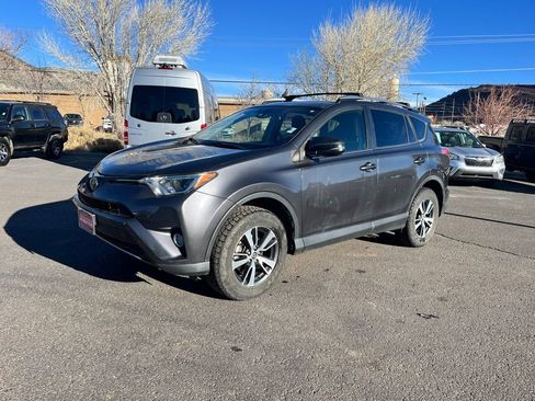 Used 2018 Toyota RAV4 XLE image 7