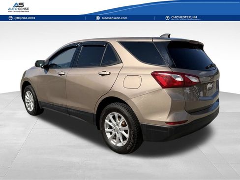 Used 2019 Chevrolet Equinox LS w/ LS Convenience Package AWD/4WD image 3