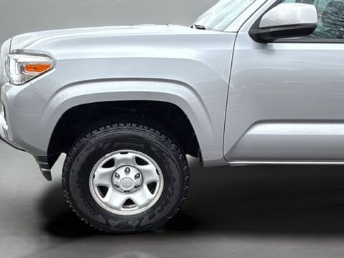 Used 2019 Toyota Tacoma SR image 28