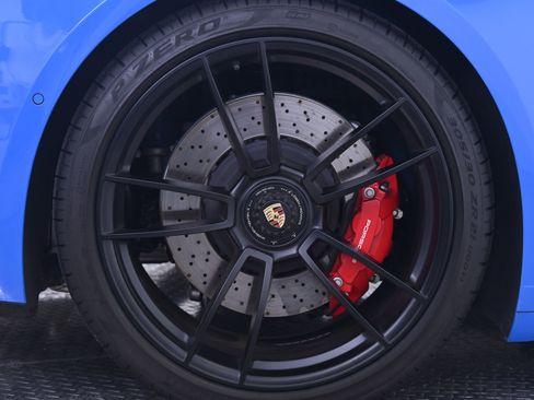 Certified 2022 Porsche 911 Targa 4S AWD/4WD image 17