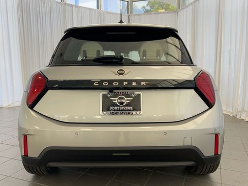New 2026 MINI Cooper 2-Door Hardtop FWD image 10