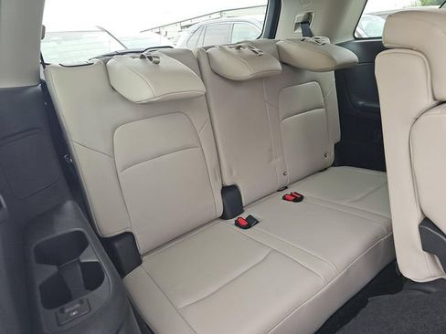 Certified 2025 Nissan Pathfinder SL w/ Black Appearance Package FWD image 3