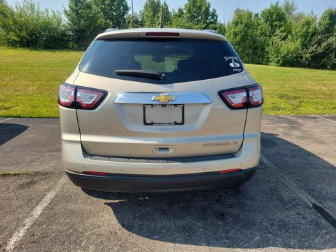 Used 2015 Chevrolet Traverse LT w/ Traveler's Package FWD image 7