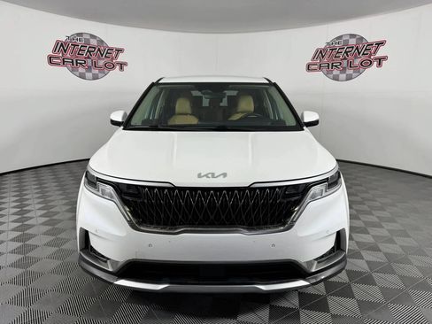 Used 2024 Kia Carnival EX FWD image 2