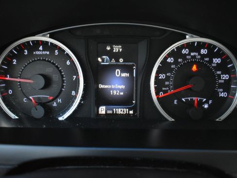 Used 2017 Toyota Camry SE image 30