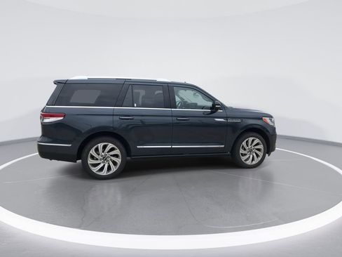 Used 2024 Lincoln Navigator Reserve AWD/4WD image 9
