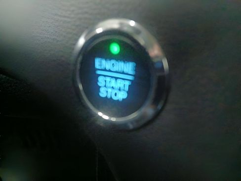 Used 2024 Ford Edge SEL image 16