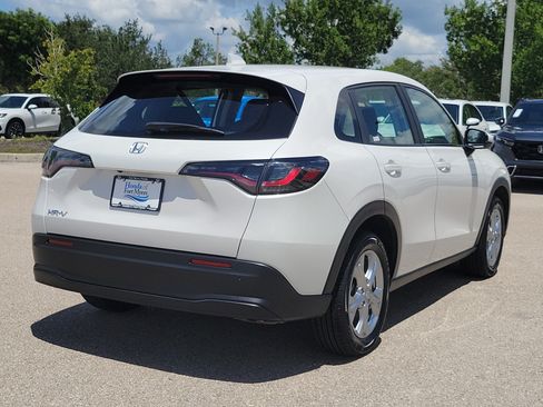 Used 2025 Honda HR-V LX image 6