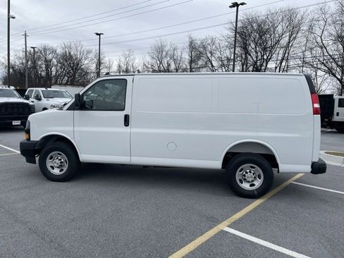 New 2025 Chevrolet Express 2500 Work Van w/ Driver Convenience Package image 4