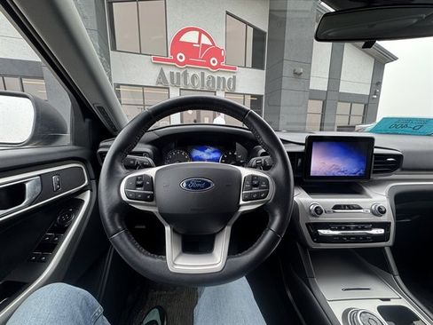 Used 2020 Ford Explorer XLT w/ Comfort Package image 5