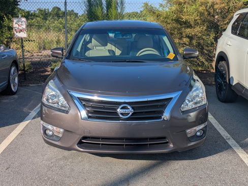 Used 2013 Nissan Altima 2.5 SL w/ Technology Pkg FWD image 5