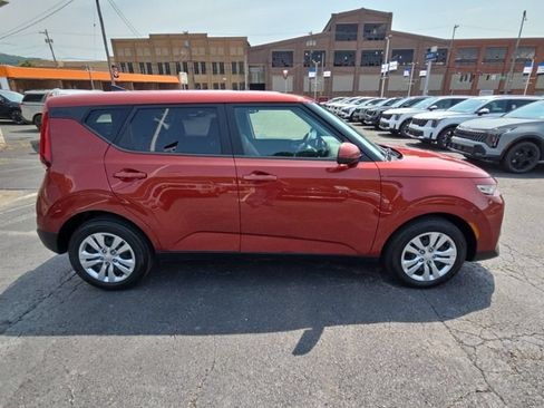 Used 2022 Kia Soul LX FWD image 8