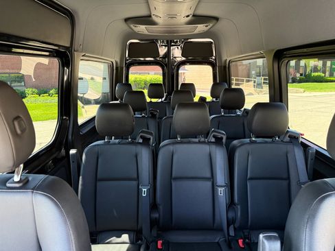 Used 2022 Mercedes-Benz Sprinter 2500 image 22