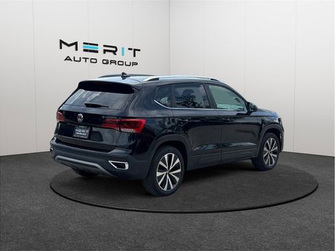 Used 2022 Volkswagen Taos SE image 9