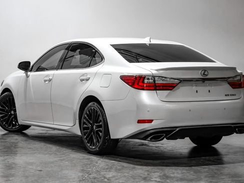 Used 2016 Lexus ES 350 w/ Luxury Package w/Wood Trim FWD image 13