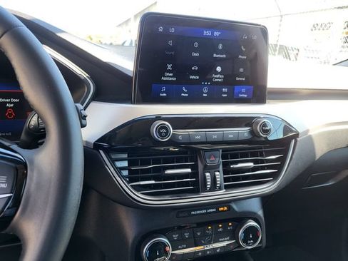 Used 2022 Ford Escape SEL w/ Technology Package FWD image 24
