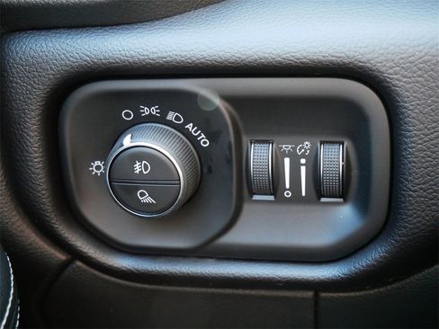 Used 2024 RAM 2500 Laramie image 25