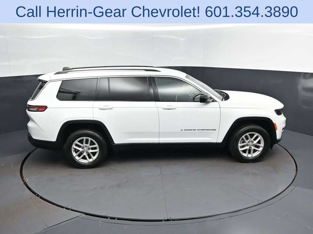 Used 2023 Jeep Grand Cherokee L Laredo RWD image 35