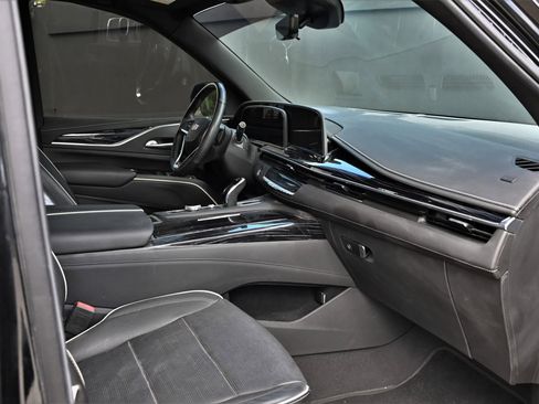 Used 2021 Cadillac Escalade ESV Sport w/ Driver Assist Tech Package image 20