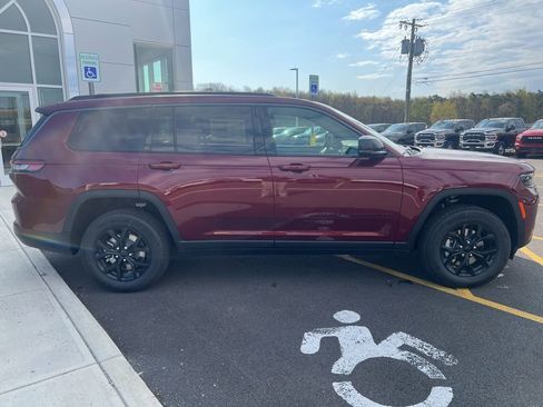 New 2026 Jeep Grand Cherokee L 4WD image 11