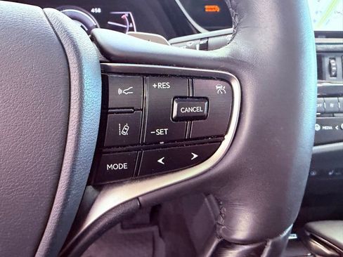 Used 2024 Lexus ES 300h Ultra Luxury w/ Accessory Package (Z2) FWD image 25