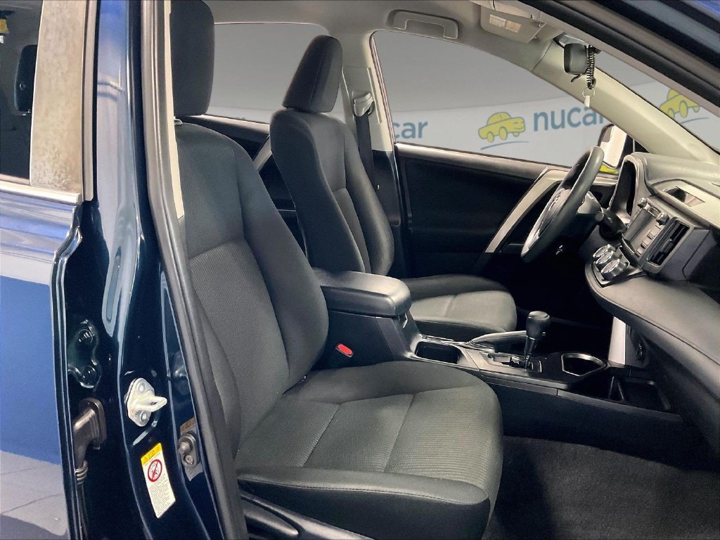 Used 2017 Toyota RAV4 LE AWD/4WD image 11