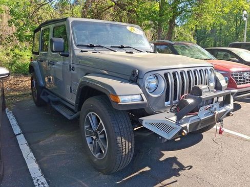 Used 2023 Jeep Wrangler Sahara image 3