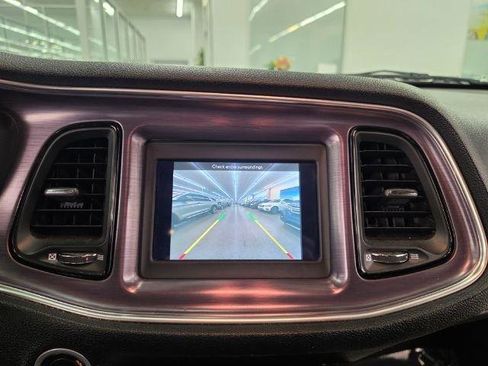 Used 2018 Dodge Challenger SXT RWD image 17