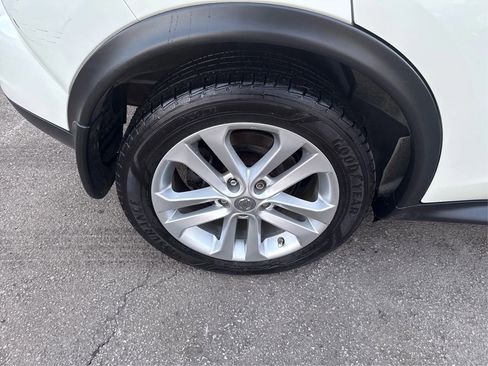 Used 2011 Nissan Juke SL image 23