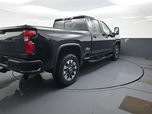 Used 2021 Chevrolet Silverado 2500 LTZ w/ Carhartt Edition AWD/4WD image 3