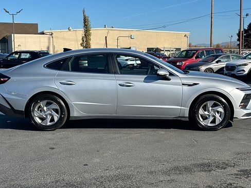 New 2026 Hyundai Sonata SE FWD image 3