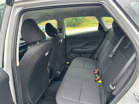 New 2026 Hyundai Kona SE image 5