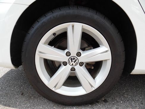 Used 2013 Volkswagen Passat 2.5 SE FWD image 23
