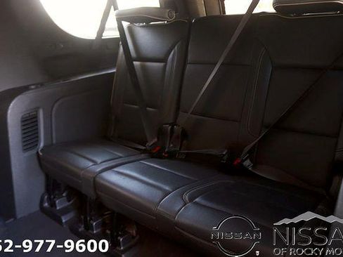 Used 2023 Chevrolet Suburban Premier RWD image 15