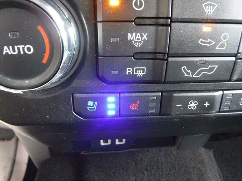 Used 2019 Ford F150 Lariat image 11