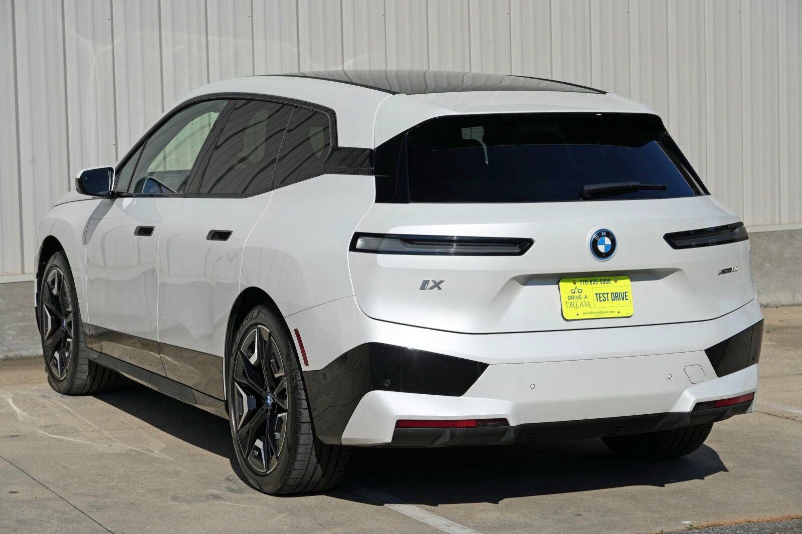 Used 2022 BMW iX xDrive50 w/ Premium Package AWD/4WD image 50