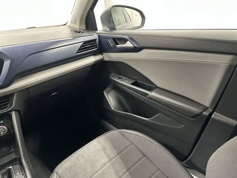 Used 2024 Volkswagen Taos SE FWD image 13