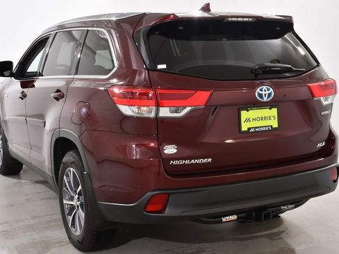 Used 2019 Toyota Highlander XLE AWD/4WD image 14
