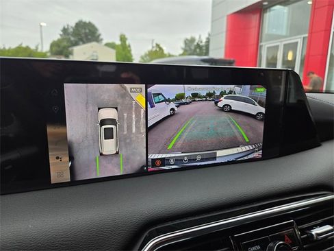 New 2025 Nissan Armada SL w/ Captain's Chari Seat Package image 17