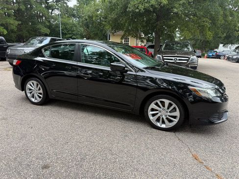 Used 2018 Acura ILX FWD image 4