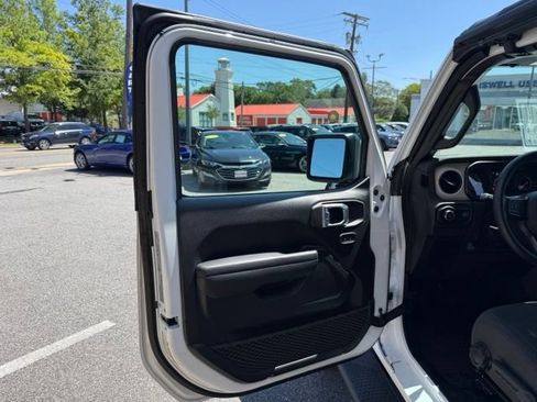 Used 2026 Jeep Wrangler Sport AWD/4WD image 15