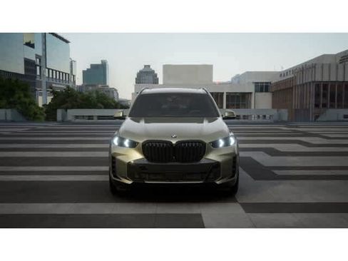 New 2026 BMW X5 sDrive40i w/ M Sport Package RWD image 3
