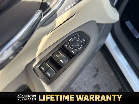 Used 2023 Cadillac XT6 Premium Luxury w/ Technology Package image 13