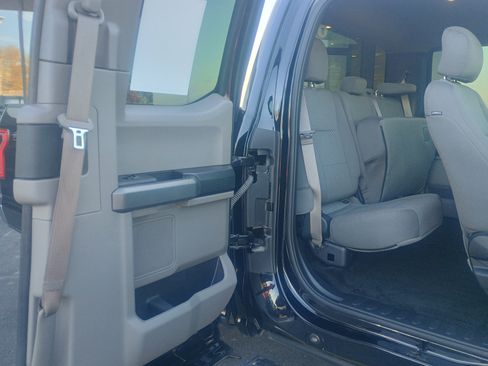 Used 2017 Ford F150 XLT image 18