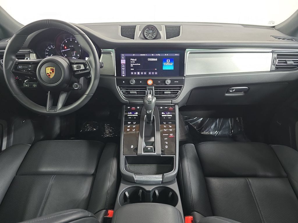Certified 2026 Porsche Macan AWD/4WD image 13