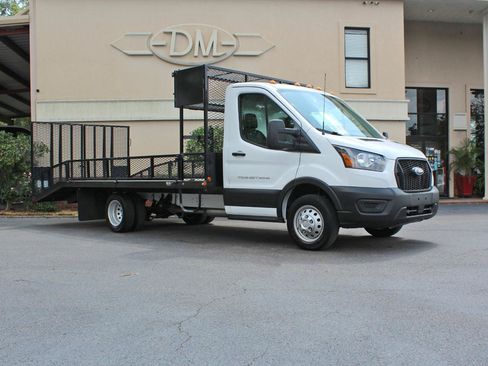 Used 2023 Ford Transit 350 DRW RWD image 5